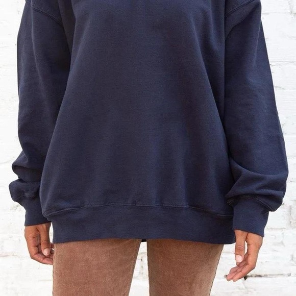 Brandy Melville crewneck - Picture 2 of 2